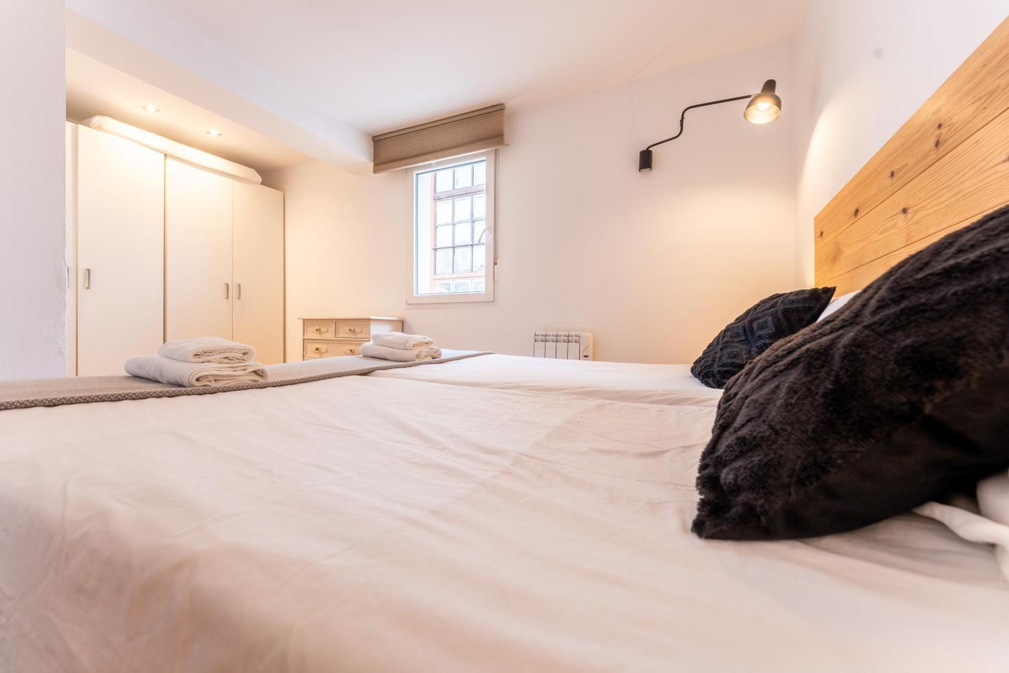 Apartment Warm And Inviting, Location By Urbanhosting